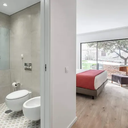 Caleway Hotel