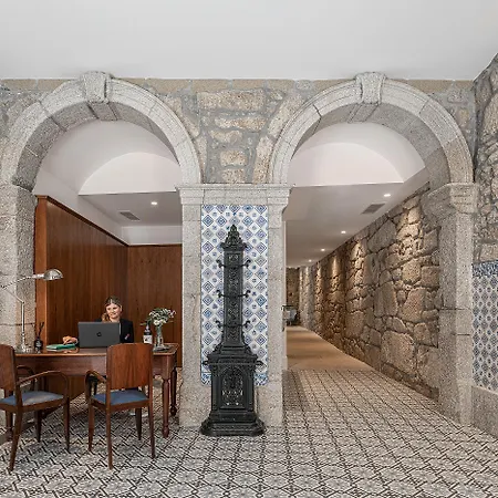 Caleway Hotel